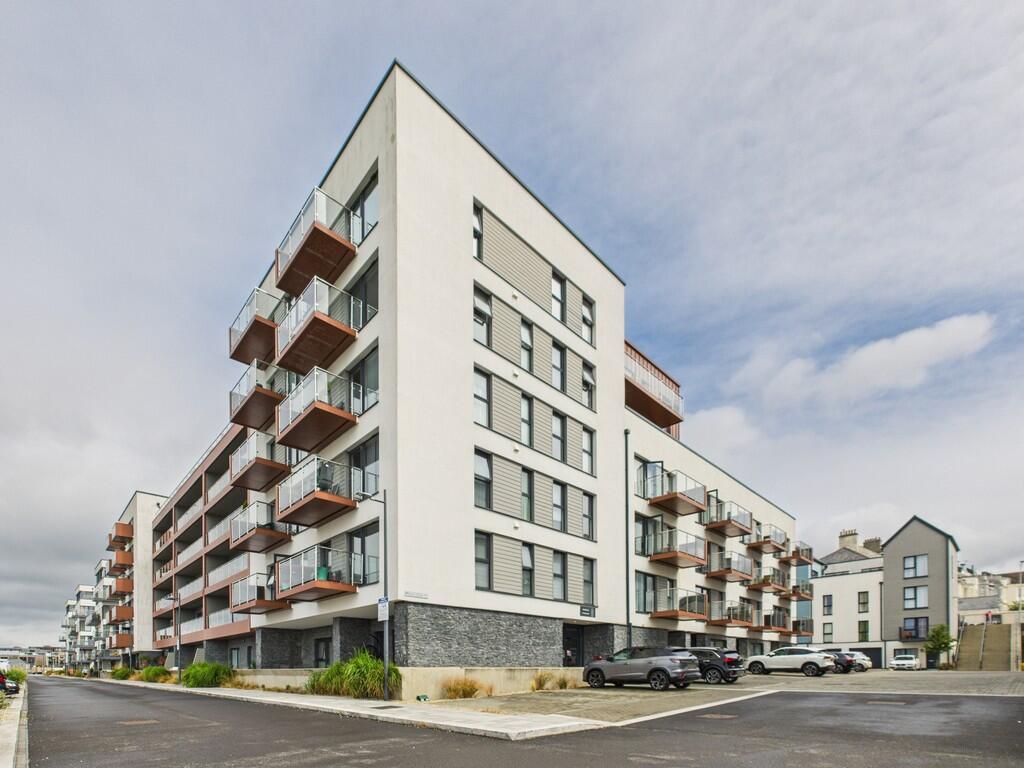 2 bed Apartment for rent in Plymouth. From Martin & Co - Plymouth