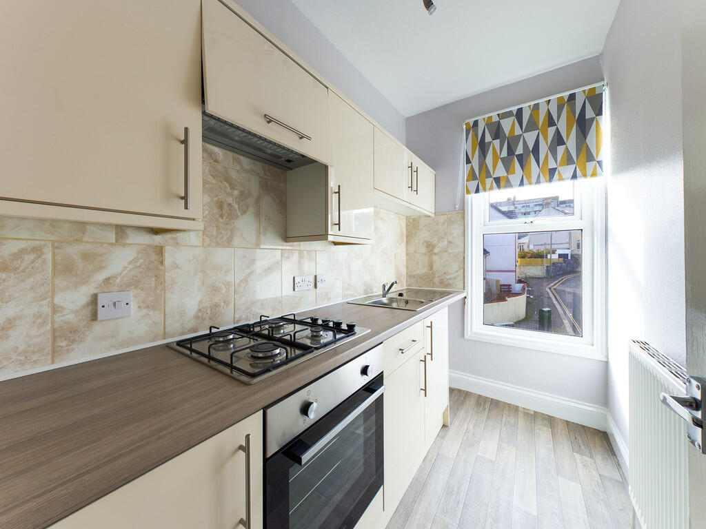 2 bed 1st Floor Flat for rent in Torpoint. From Martin & Co - Plymouth