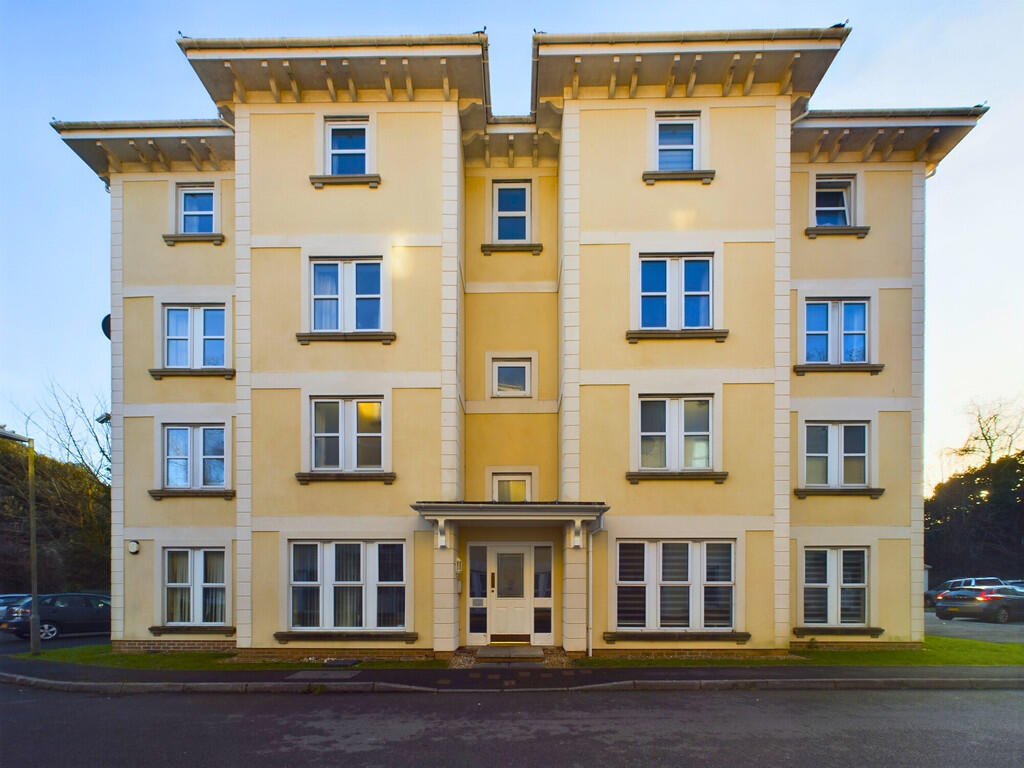 2 bed 1st Floor Flat for rent in Plymouth. From Martin & Co - Plymouth 2 bed 1st Floor Flat for rent in Plymouth. From Martin & Co - Plymouth