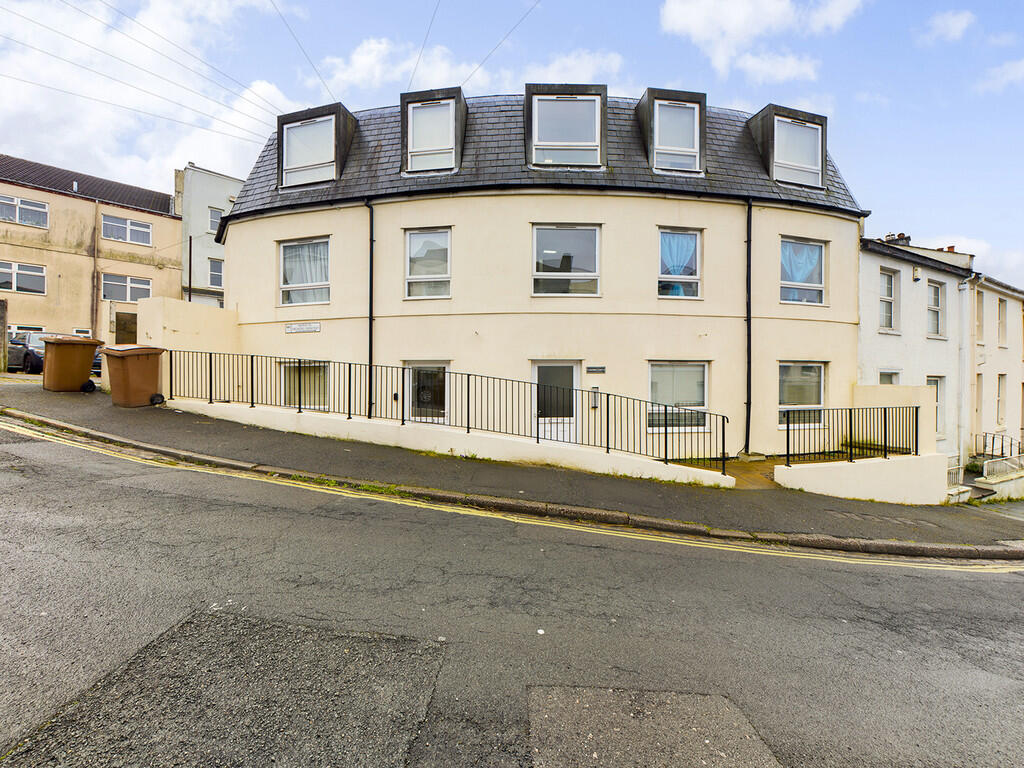 1 bed 1st Floor Flat for rent in Plymouth. From Martin & Co - Plymouth