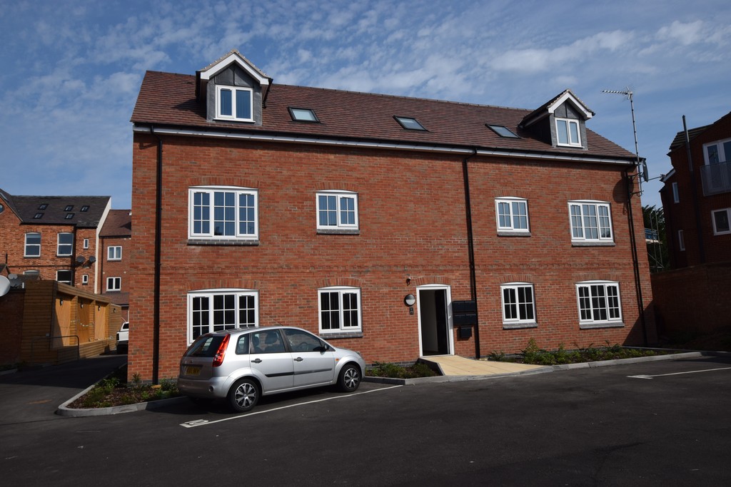 2 bed Apartment for rent in Leicestershire. From Martin & Co - Hinckley