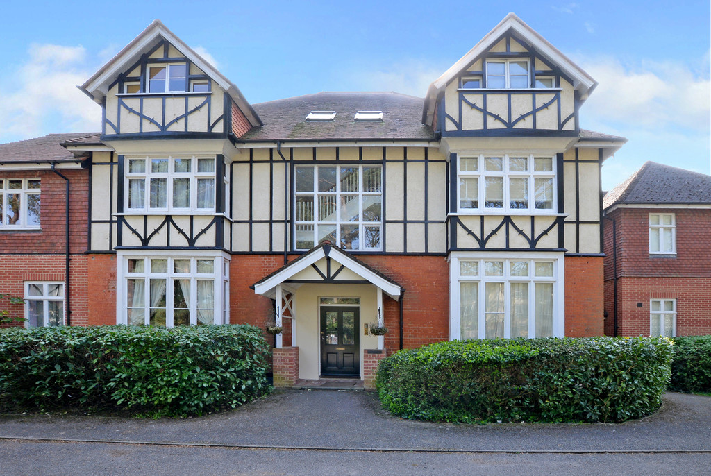1 bed Apartment for rent in Deepcut. From Martin & Co - Camberley