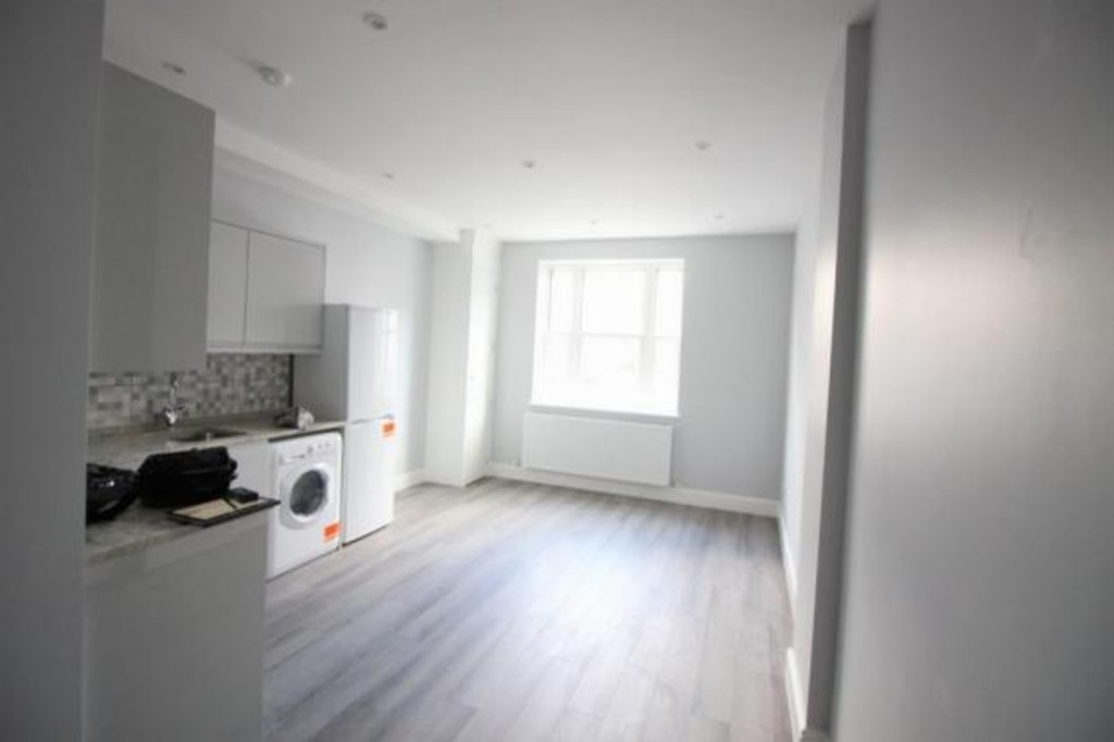 1 bed Apartment for rent in Surrey. From Martin & Co - Camberley