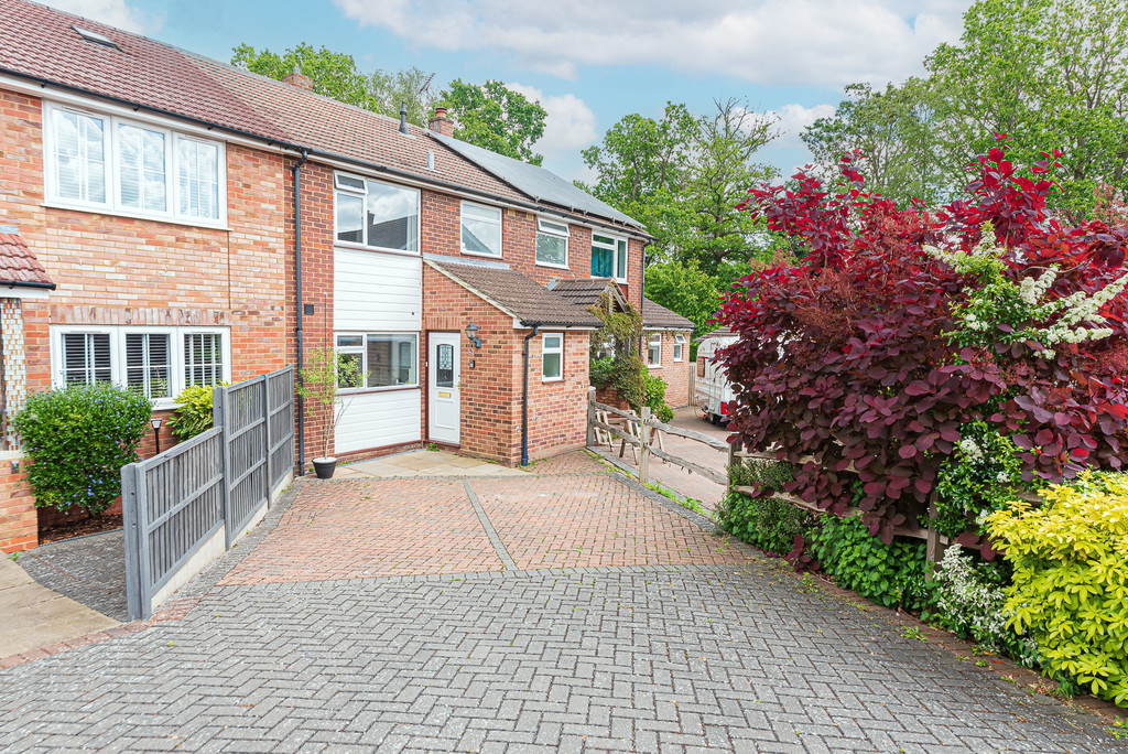 3 bed Mid Terraced House for rent in Camberley. From Martin & Co - Camberley