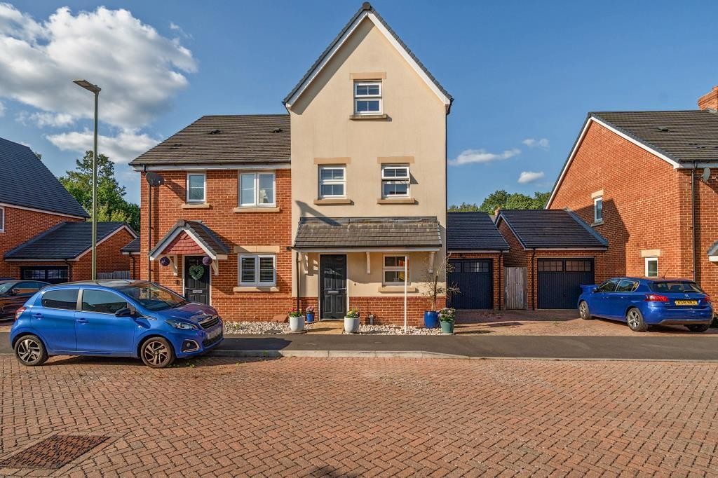 1 bed House Share for rent in Hampshire. From Martin & Co - Camberley