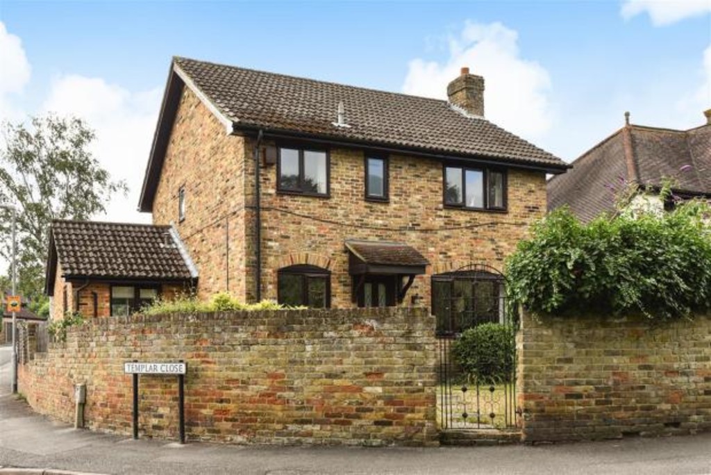 4 bed Detached for rent in Berkshire. From Martin & Co - Camberley 4 bed Detached for rent in Berkshire. From Martin & Co - Camberley
