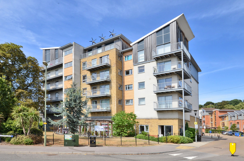 2 bed 1st Floor Flat for rent in Hampshire. From Martin & Co - Camberley