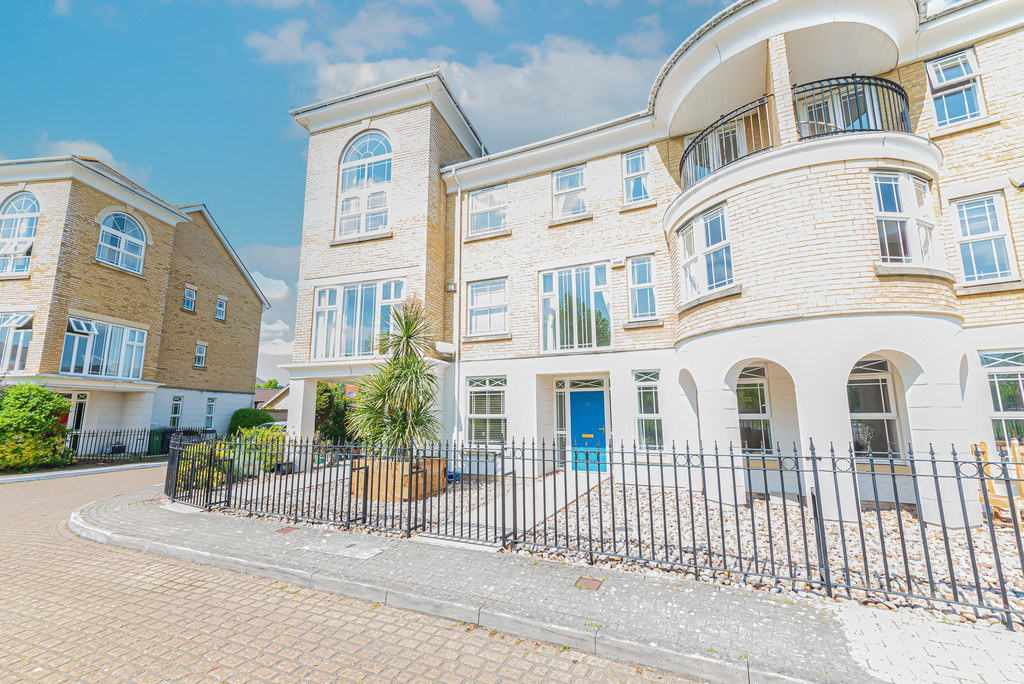 4 bed Mid Terraced House for rent in Deepcut. From Martin & Co - Camberley