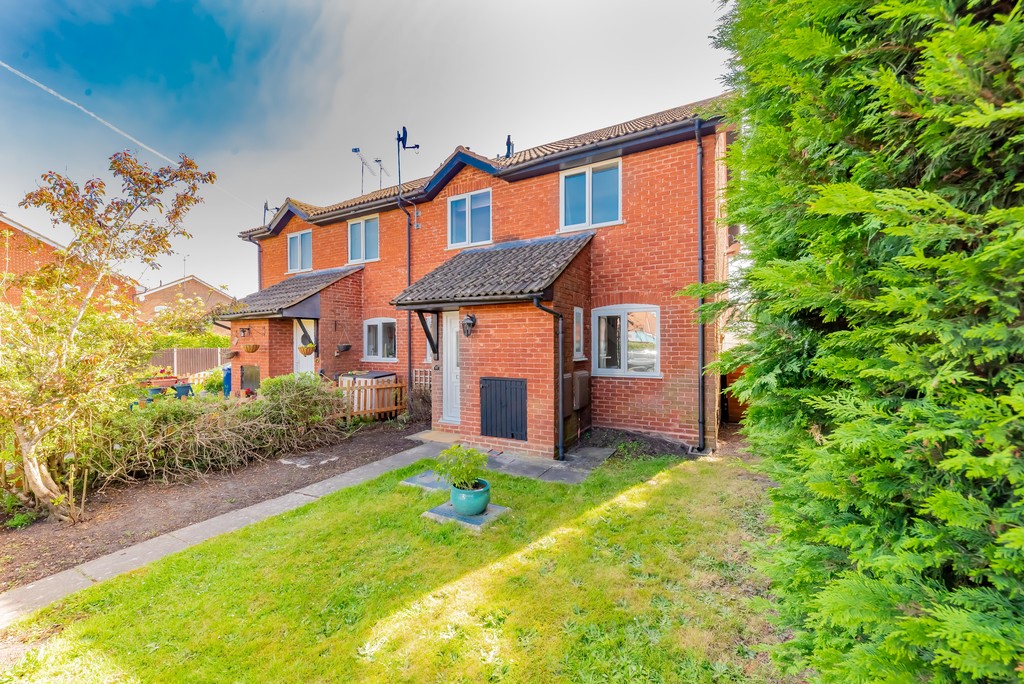 2 bed Semi Detached for rent in Sandhurst. From Martin & Co - Camberley