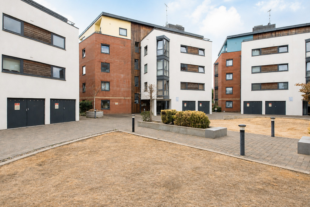 2 bed Apartment for rent in Surrey. From Martin & Co - Camberley