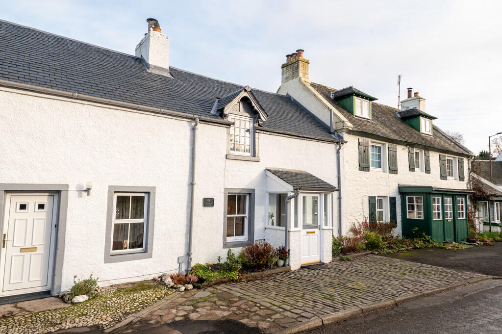 3 bed Cottage for rent in Gargunnock. From Martin & Co - Stirling