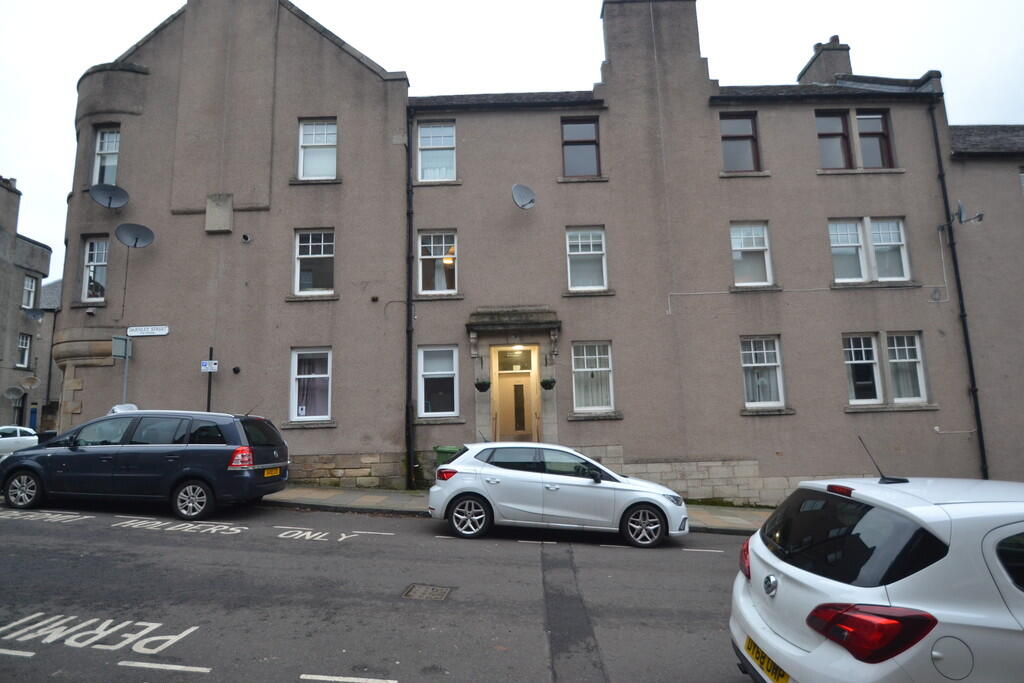 4 bed Apartment for rent in Stirling. From Martin & Co - Stirling