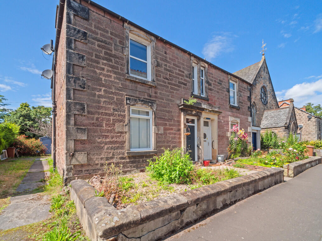 2 bed 1st Floor Flat for rent in Alloa. From Martin & Co - Stirling