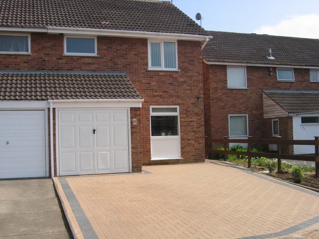 3 bed Semi-Detached House for rent in Leicestershire. From Martin & Co - Leicester West