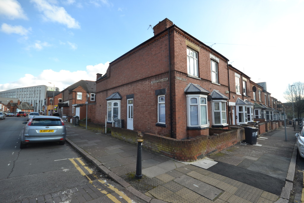 3 bed End Terraced House for rent in Leicestershire. From Martin & Co - Leicester West