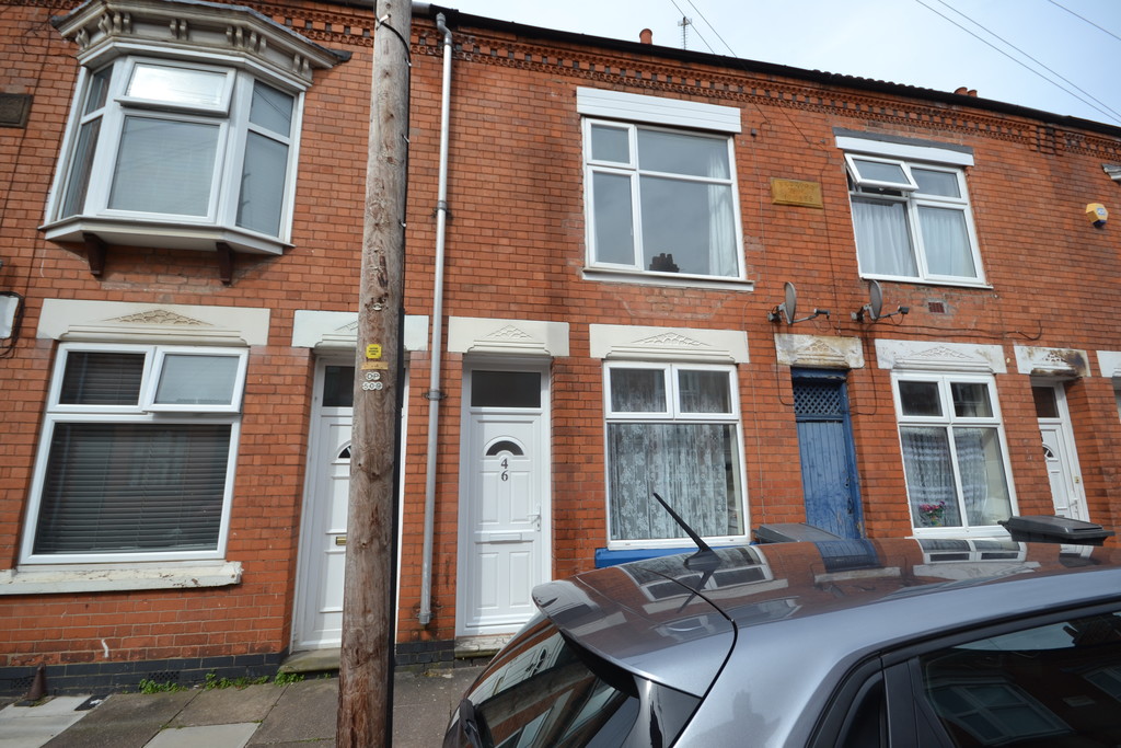 3 bed Mid Terraced House for rent in Leicester Forest East. From Martin & Co - Leicester West