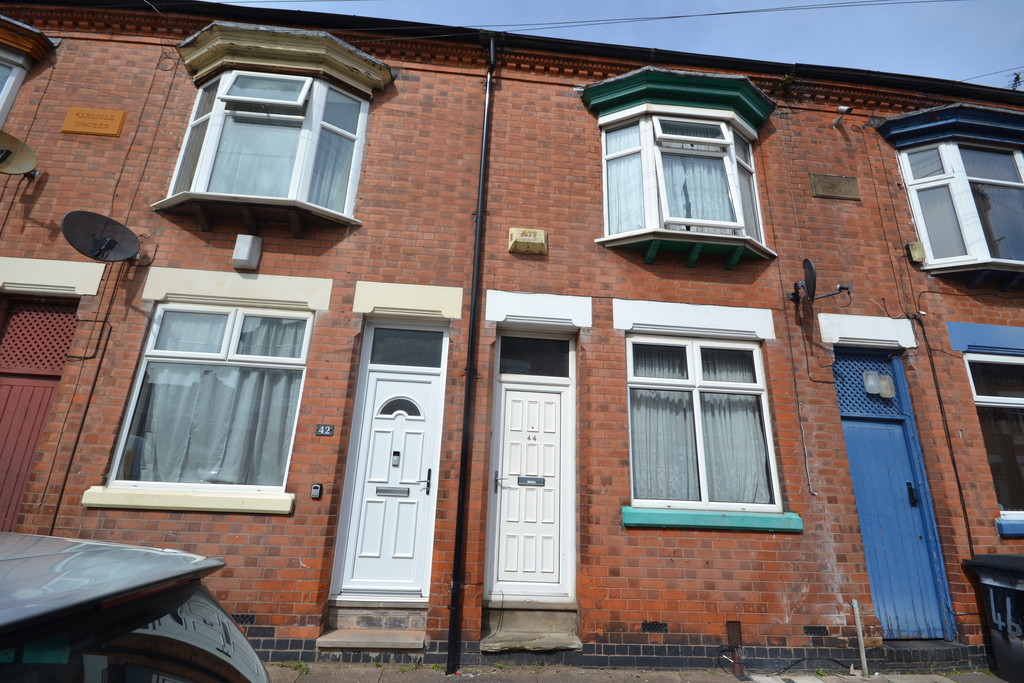 2 bed Mid Terraced House for rent in Leicester Forest East. From Martin & Co - Leicester West