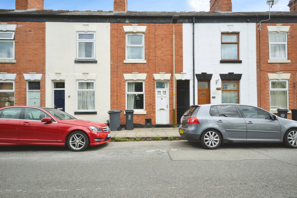 2 bed Mid Terraced House for rent in Leicester Forest East. From Martin & Co - Leicester West