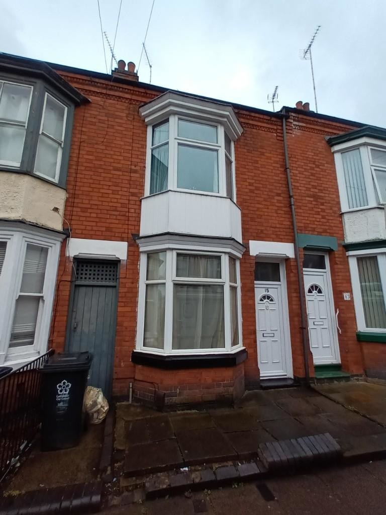 2 bed Mid Terraced House for rent in Leicester Forest East. From Martin & Co - Leicester West