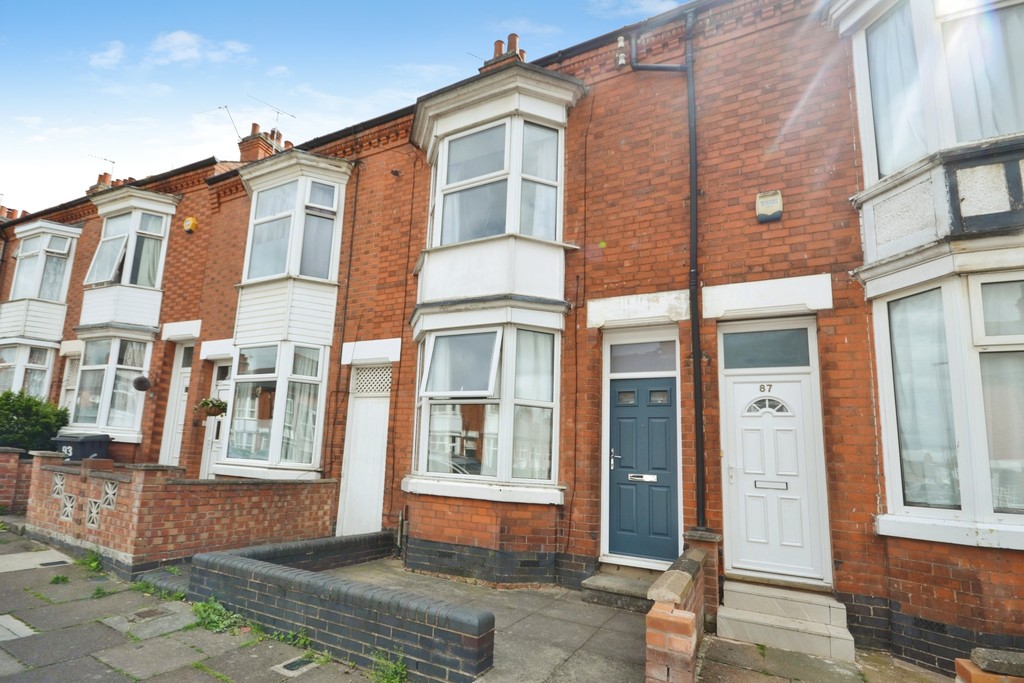 2 bed Mid Terraced House for rent in Leicestershire. From Martin & Co - Leicester West