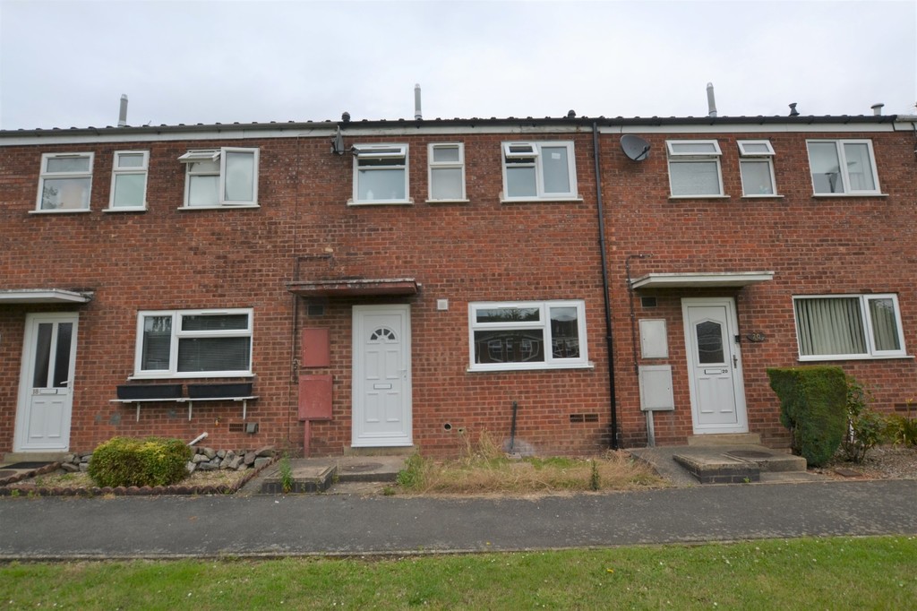 3 bed Mid Terraced House for rent in Leicestershire. From Martin & Co - Leicester West