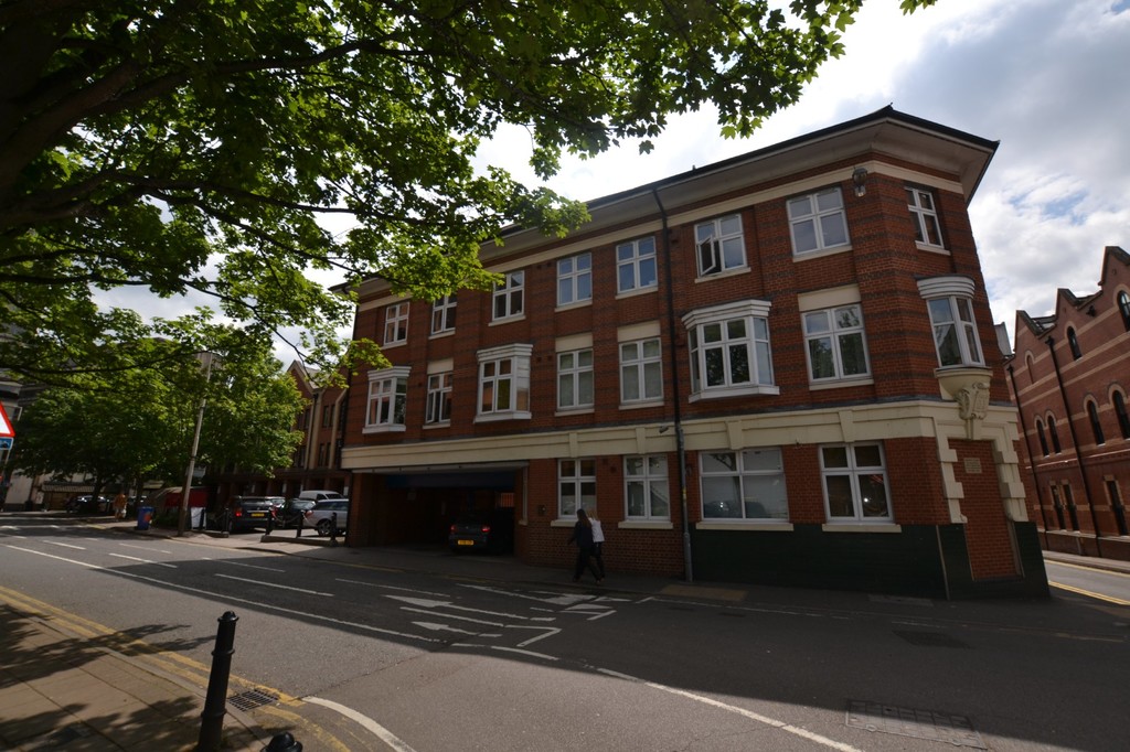 1 bed 1st Floor Flat for rent in Leicestershire. From Martin & Co - Leicester West