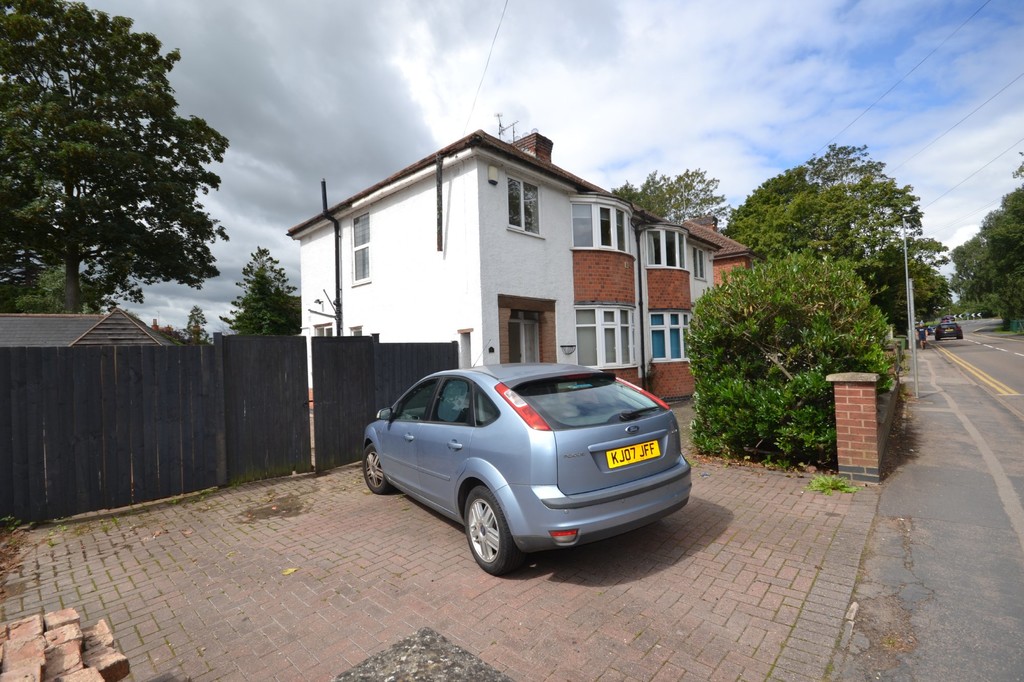 3 bed Semi Detached for rent in Leicestershire. From Martin & Co - Leicester West