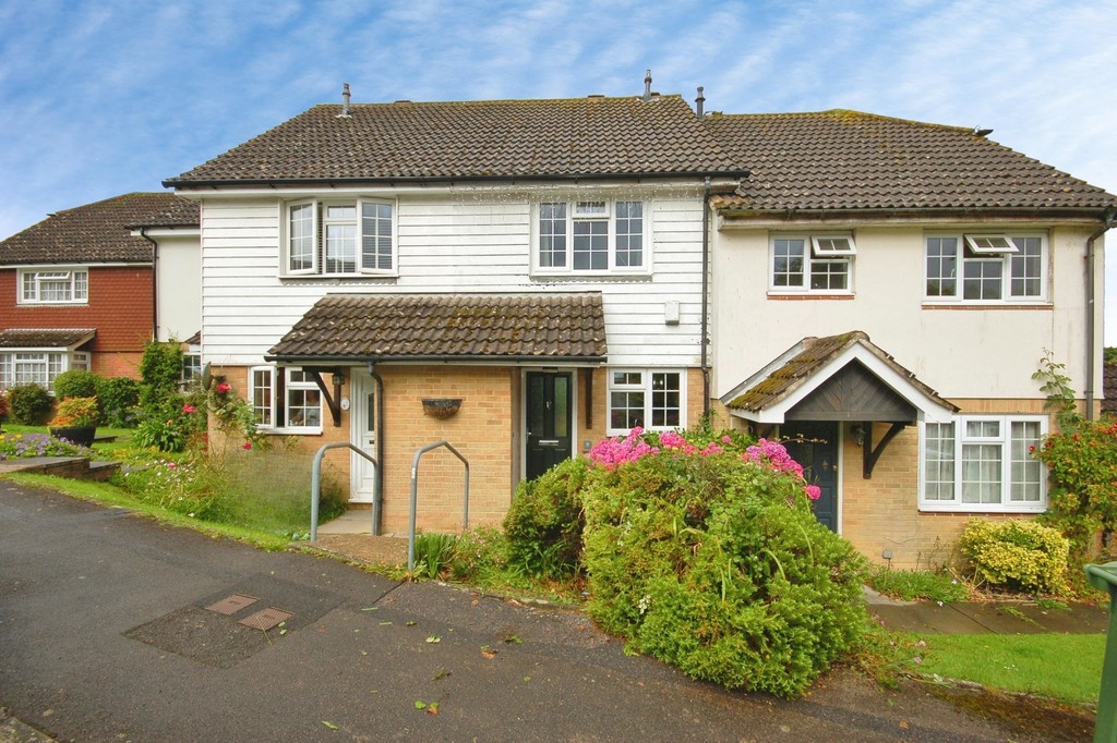 2 bed Mid Terraced House for rent in East Sussex. From Martin & Co - Uckfield 2 bed Mid Terraced House for rent in East Sussex. From Martin & Co - Uckfield