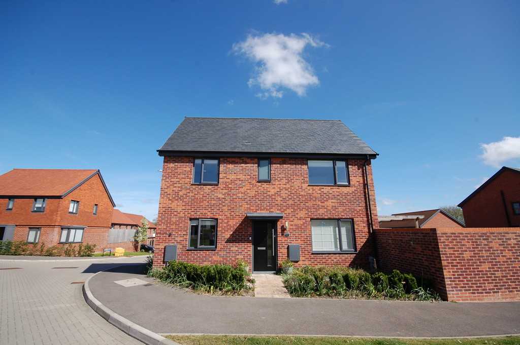 3 bed Detached for rent in Uckfield. From Martin & Co - Uckfield