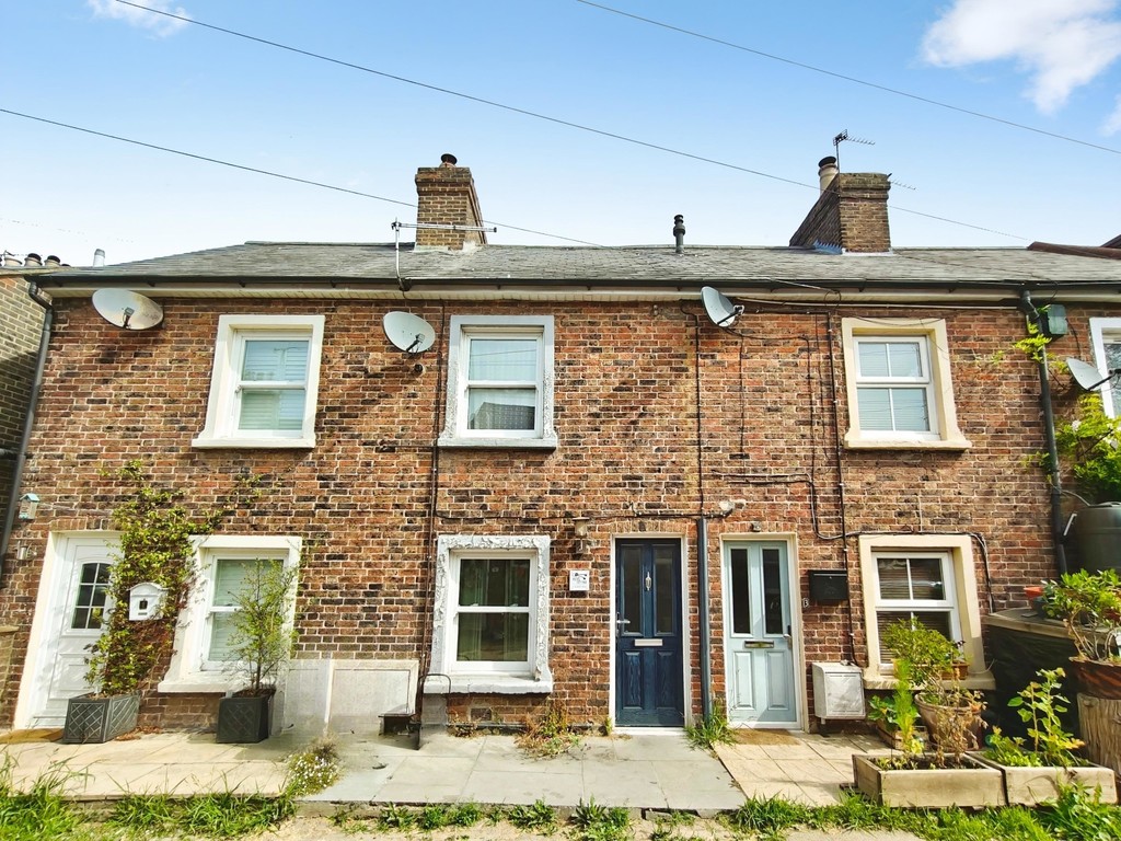 2 bed Mid Terraced House for rent in East Sussex. From Martin & Co - Uckfield 2 bed Mid Terraced House for rent in East Sussex. From Martin & Co - Uckfield