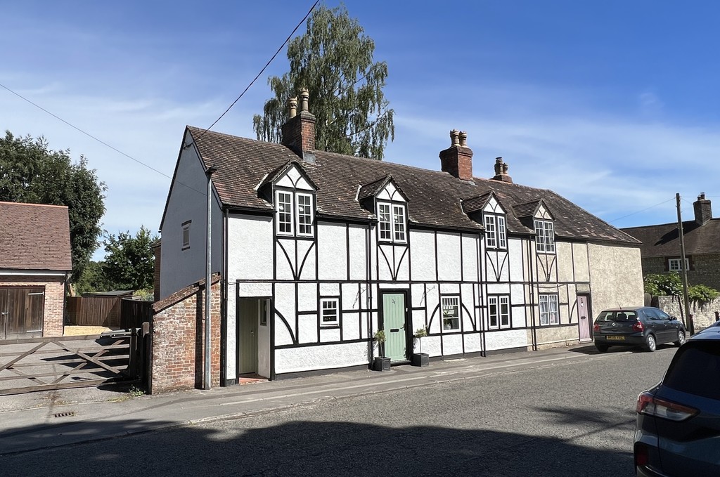 4 bed Semi Detached for rent in Wiltshire. From Martin & Co - Westbury 4 bed Semi Detached for rent in Wiltshire. From Martin & Co - Westbury