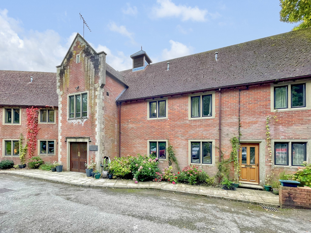 1 bed Apartment for rent in Longbridge Deverill. From Martin & Co - Westbury