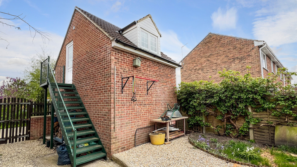 1 bed Studio for rent in Wiltshire. From Martin & Co - Westbury