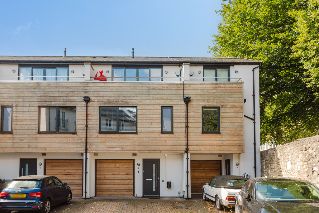 4 bed Town House for rent in Wiltshire. From Martin & Co - Westbury