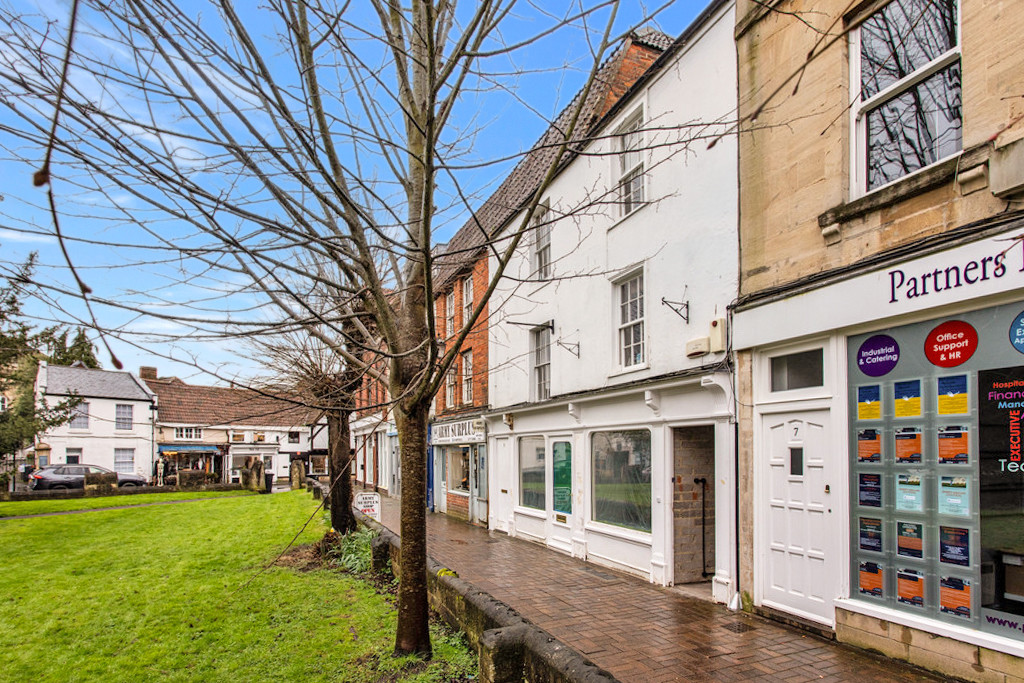 1 bed Apartment for rent in Trowbridge. From Martin & Co - Westbury