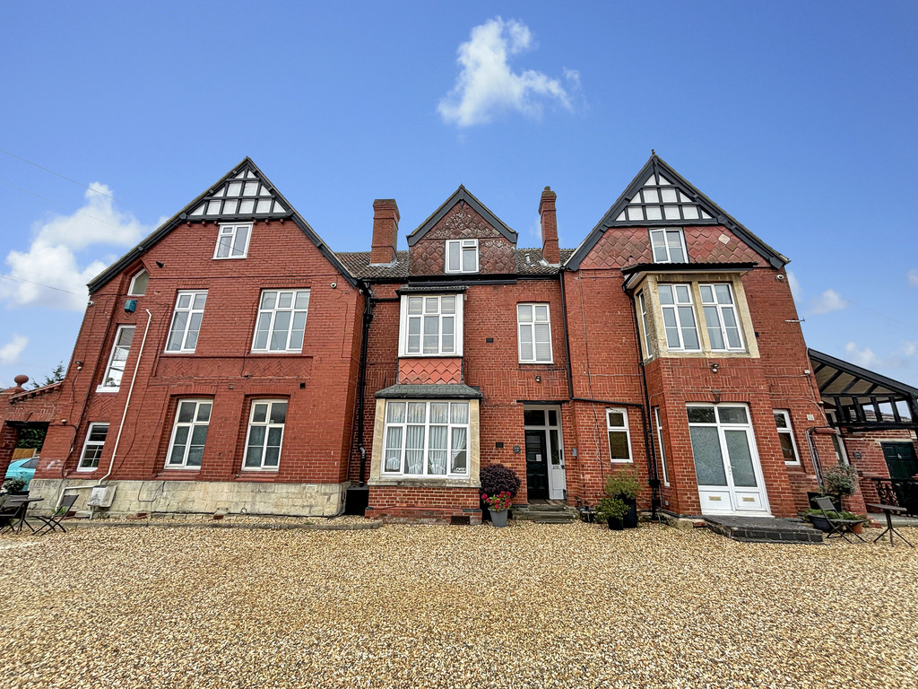1 bed Studio for rent in Wiltshire. From Martin & Co - Westbury