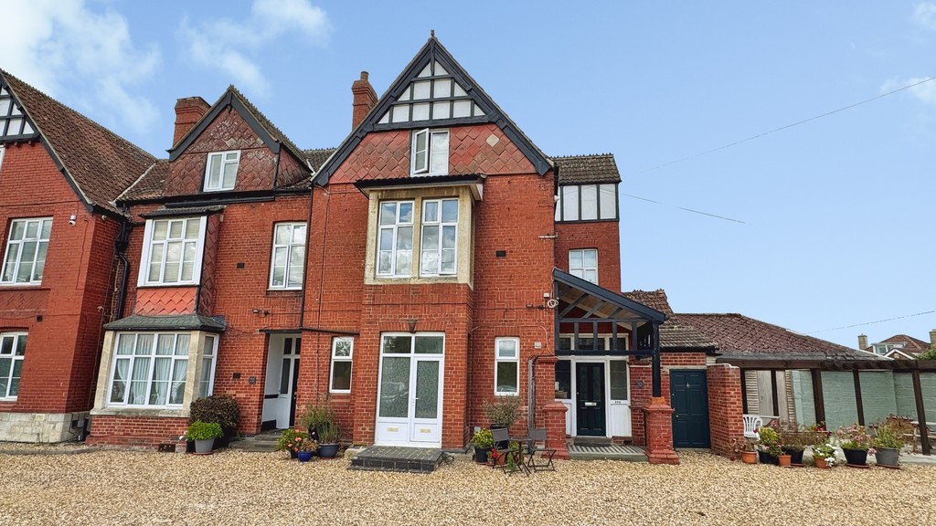 1 bed Studio for rent in Southwick. From Martin & Co - Westbury
