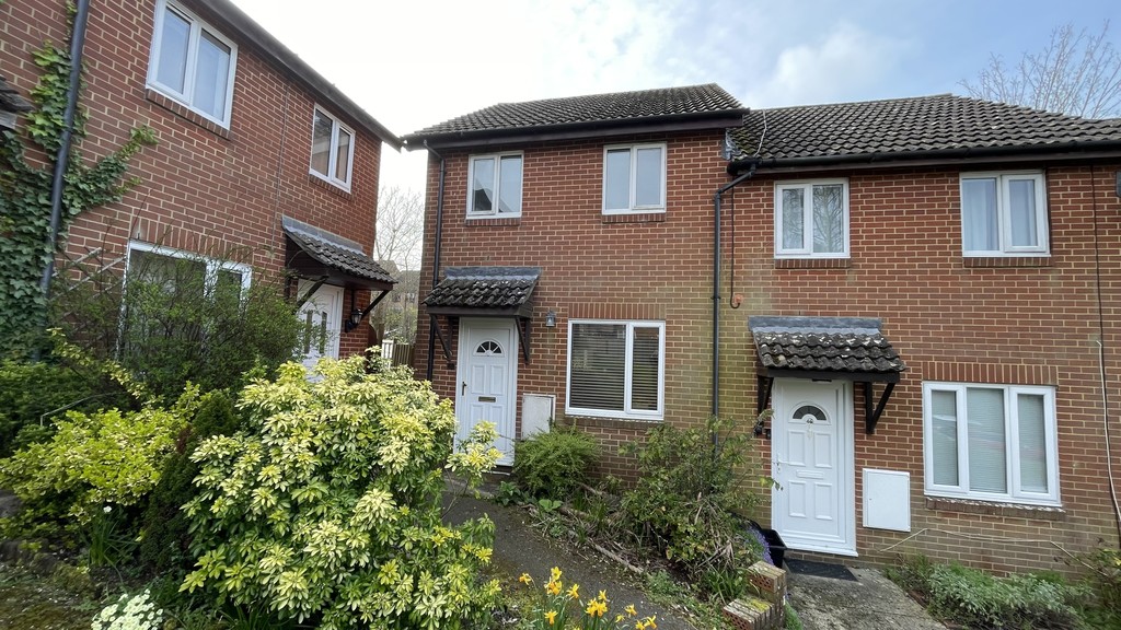 2 bed End of Terrace for rent in Wiltshire. From Martin & Co - Westbury