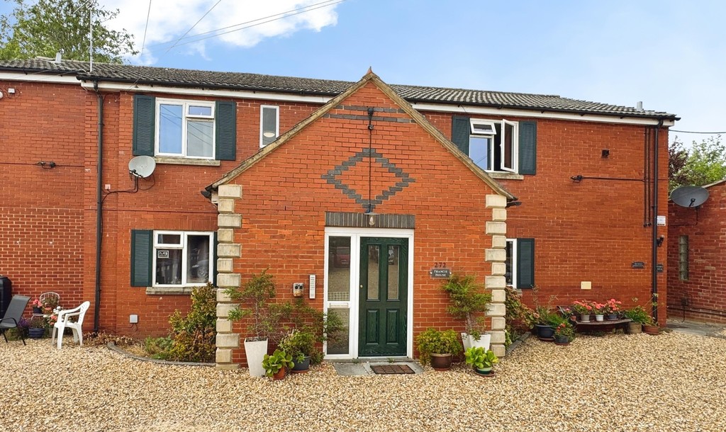 1 bed Studio for rent in Southwick. From Martin & Co - Westbury