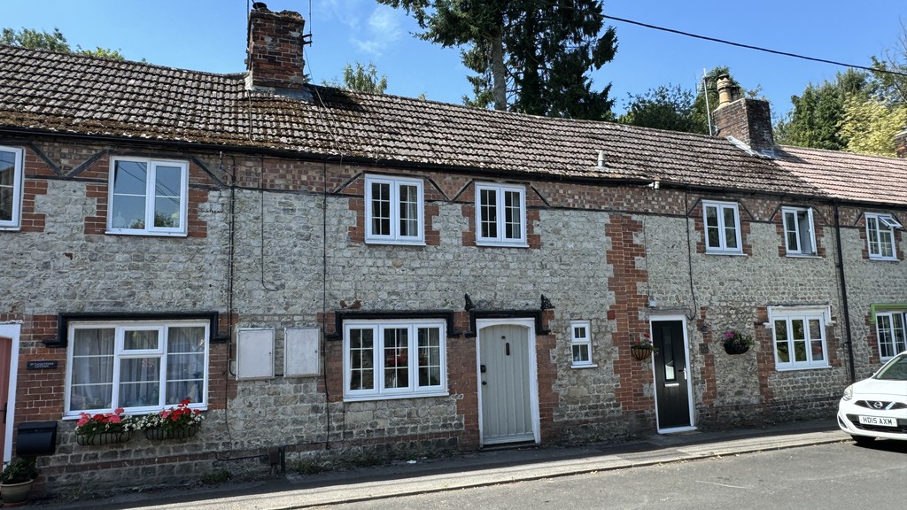2 bed Mid Terraced House for rent in Bishopstrow. From Martin & Co - Westbury 2 bed Mid Terraced House for rent in Bishopstrow. From Martin & Co - Westbury