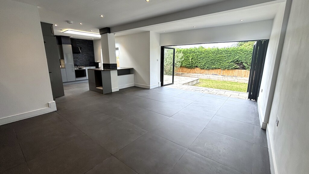 4 bed Detached bungalow for rent in Westbury. From Martin & Co - Westbury