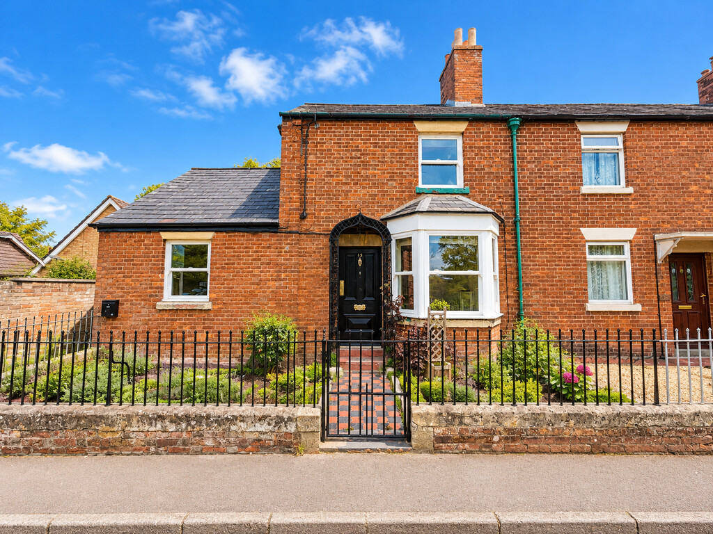 3 bed Mid Terraced House for rent in Wiltshire. From Martin & Co - Westbury 3 bed Mid Terraced House for rent in Wiltshire. From Martin & Co - Westbury
