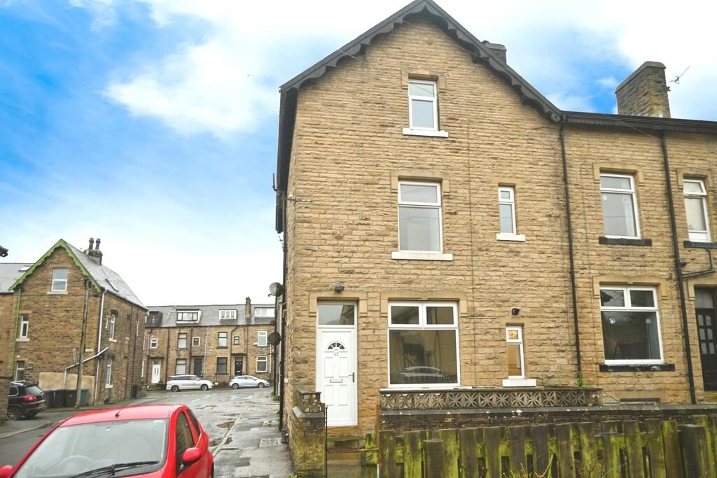 2 bed End of Terrace for rent in Laycock. From Martin & Co - Keighley