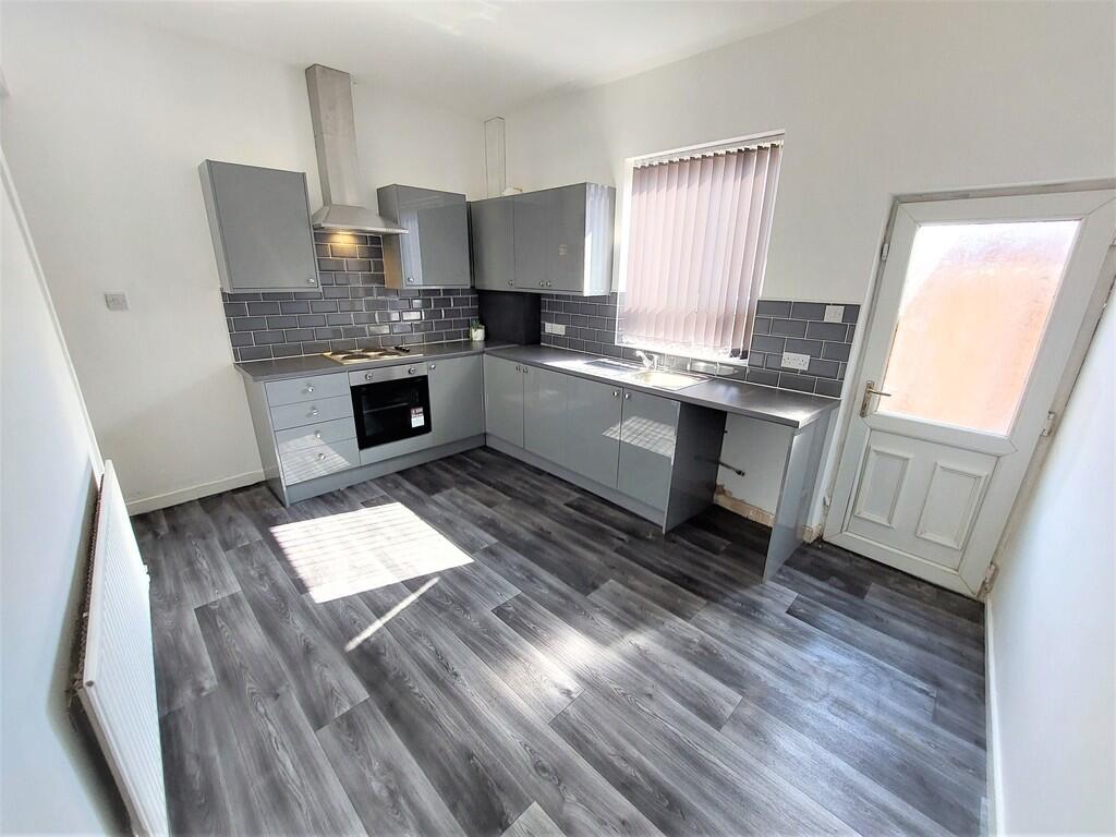 2 bed Mid Terraced House for rent in Bury. From Martin & Co - Prestwich 2 bed Mid Terraced House for rent in Bury. From Martin & Co - Prestwich