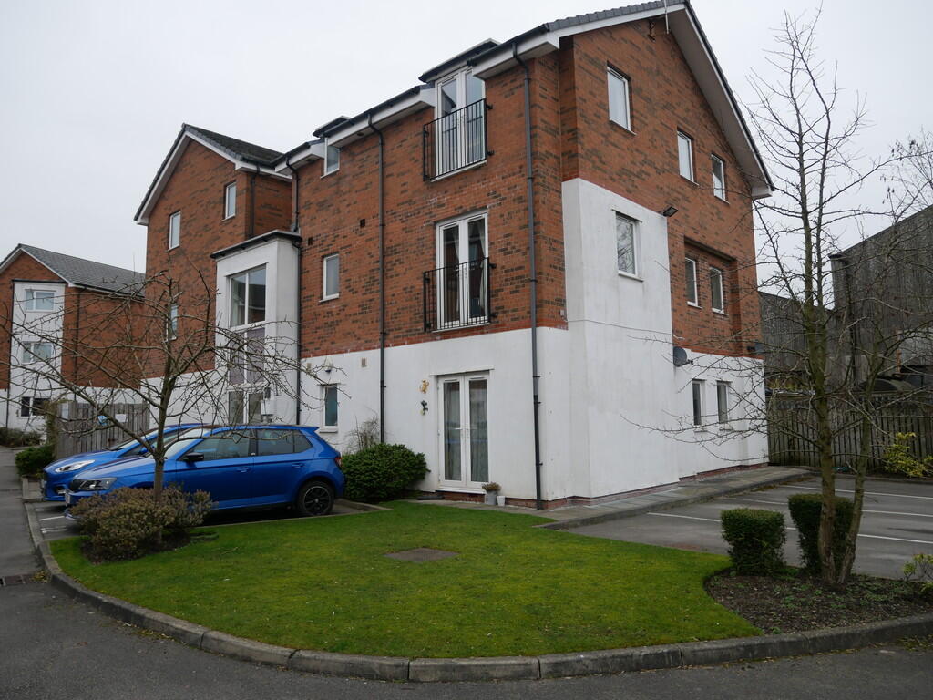 2 bed 1st Floor Flat for rent in Radcliffe. From Martin & Co - Prestwich