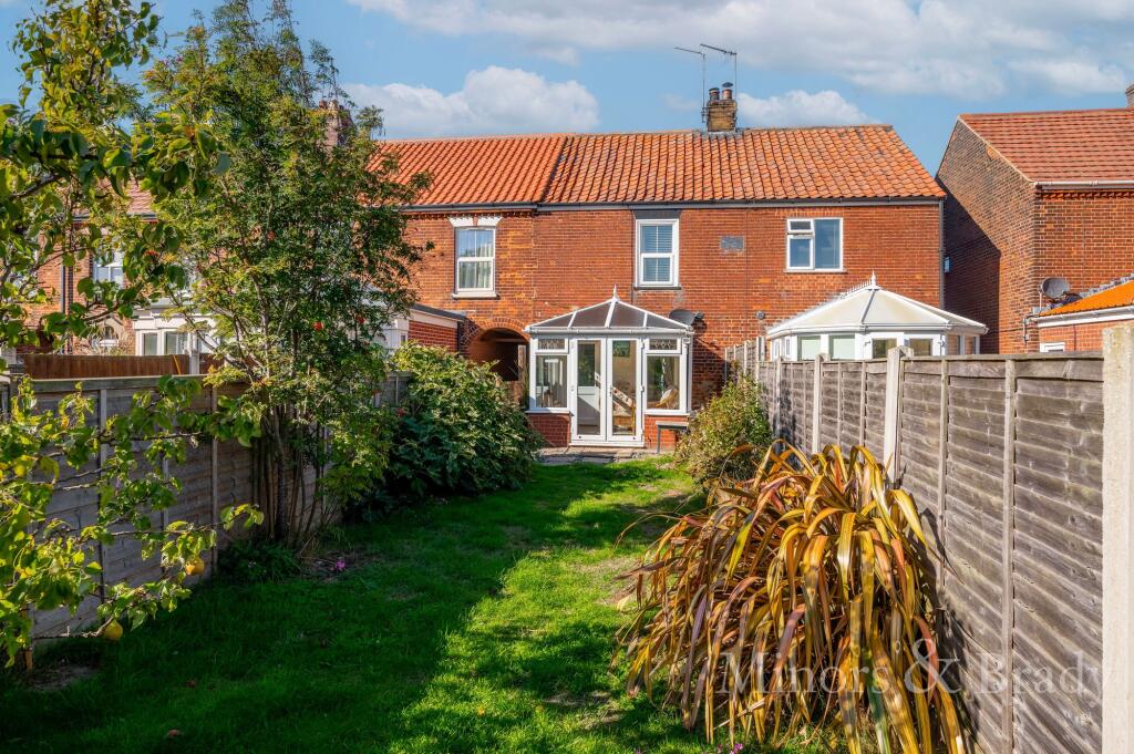 3 bed Mid Terraced House for rent in Winterton-on-Sea. From Minors & Brady - Wroxham 3 bed Mid Terraced House for rent in Winterton-on-Sea. From Minors & Brady - Wroxham