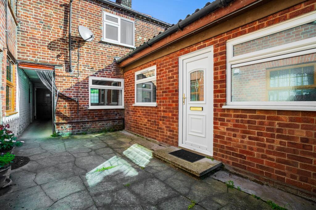 2 bed Mid Terraced House for rent in Coltishall. From Minors & Brady - Wroxham