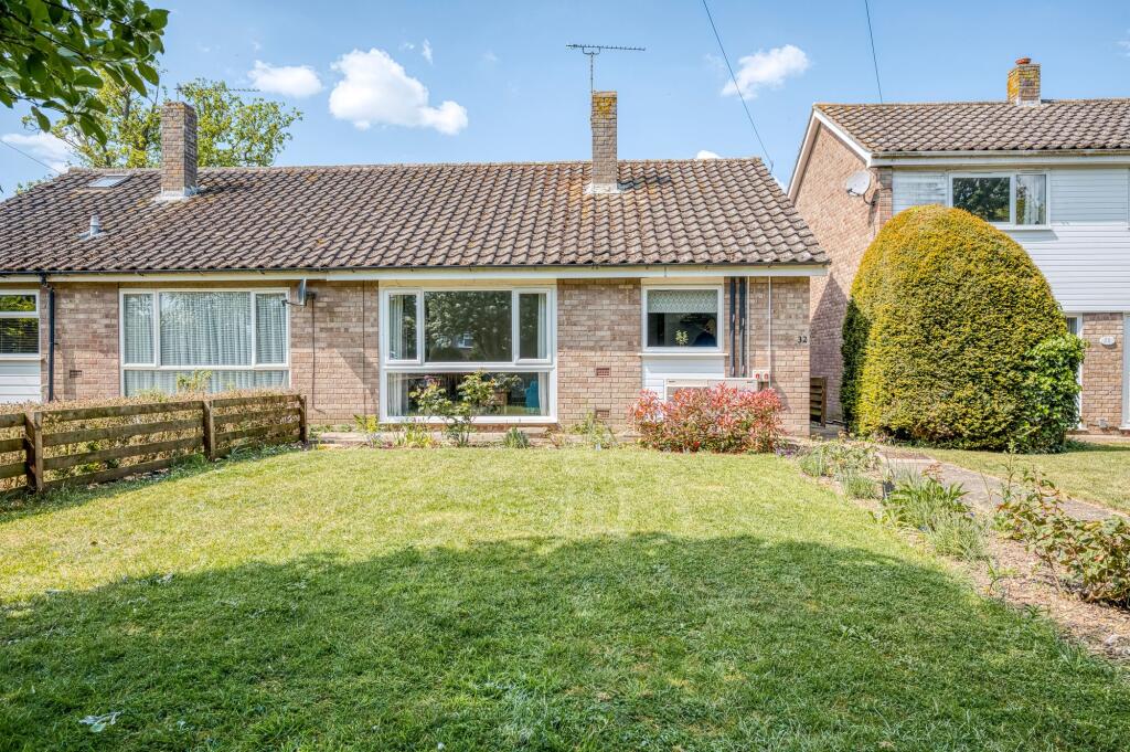 2 bed Semi-detached bungalow for rent in Dickleburgh. From Minors & Brady - Wroxham 2 bed Semi-detached bungalow for rent in Dickleburgh. From Minors & Brady - Wroxham