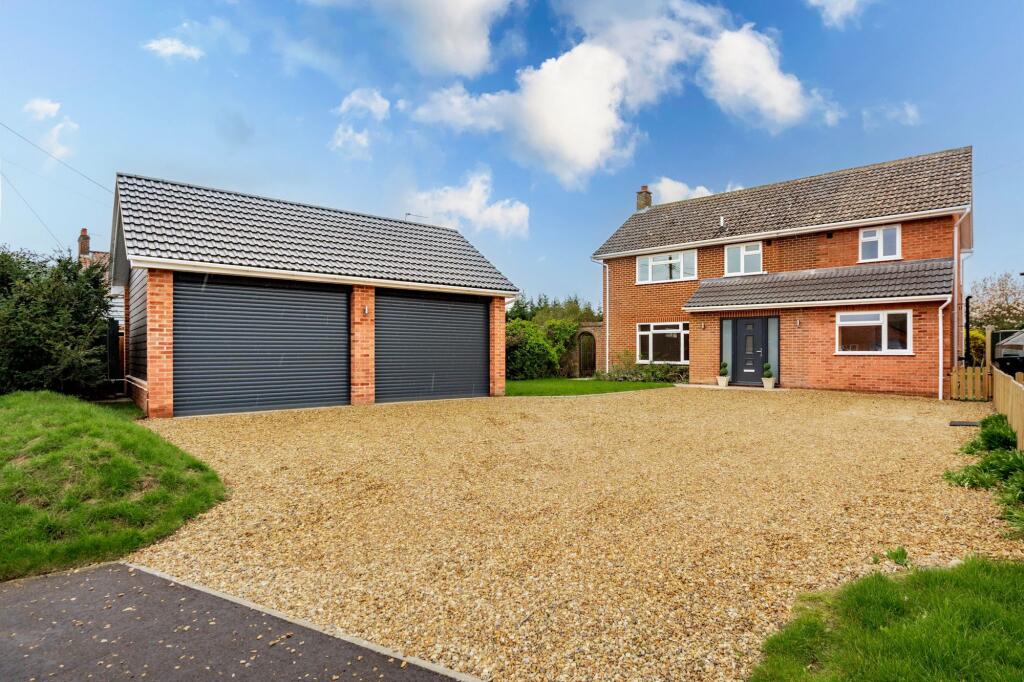 5 bed Detached for rent in Surlingham. From Minors & Brady - Wroxham