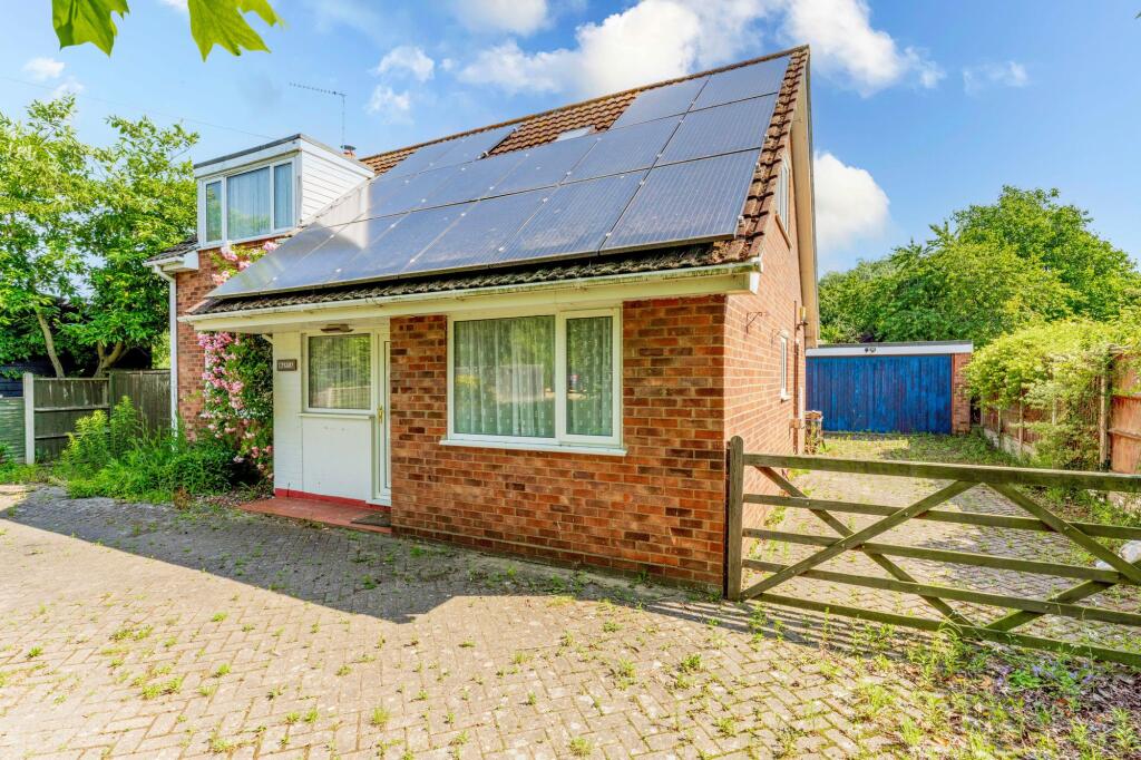 3 bed Chalet for rent in Haddiscoe. From Minors & Brady - Wroxham